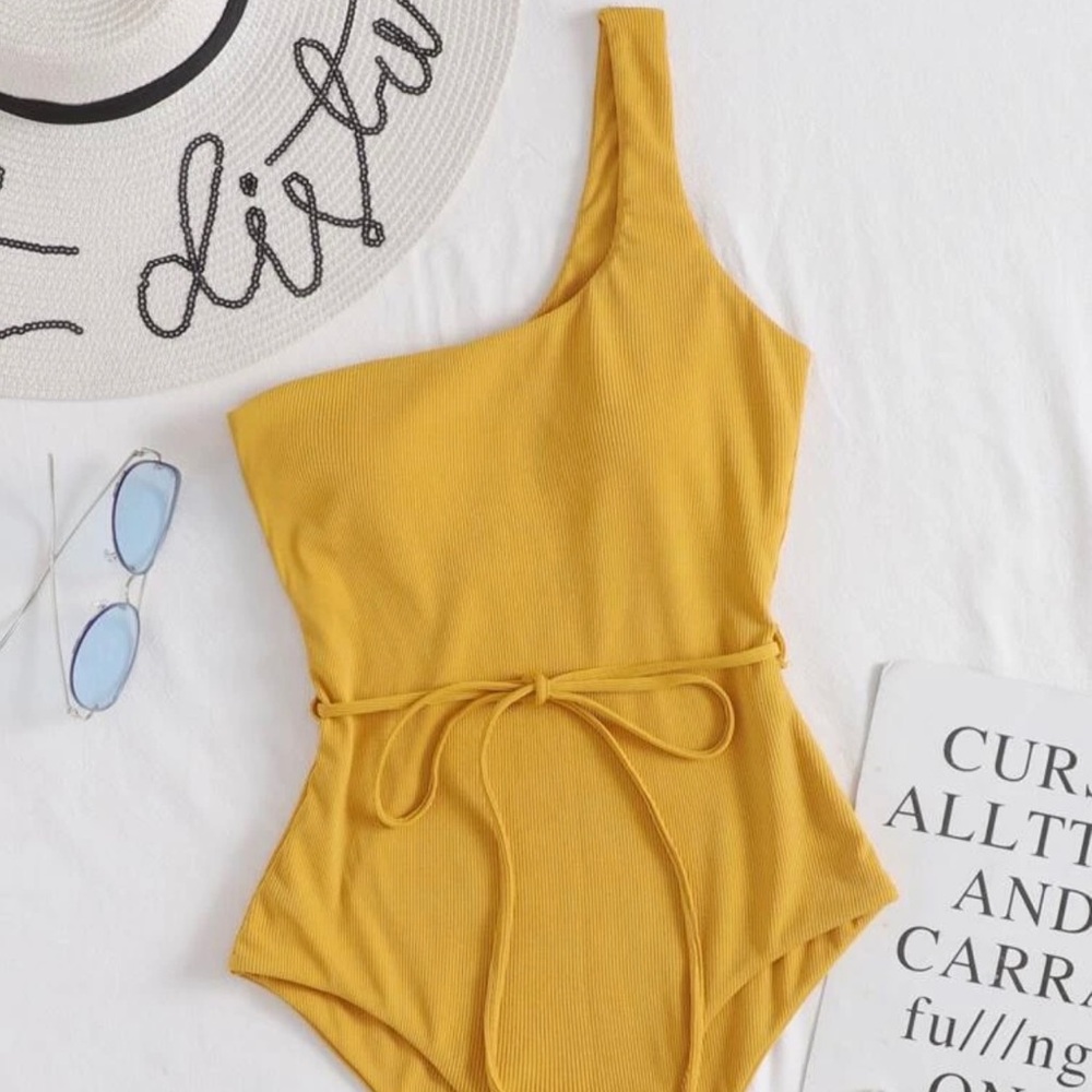 One piece bathing suit